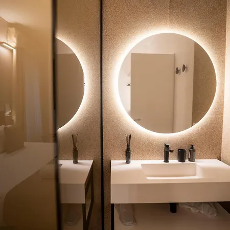 Cicerone'S Luxury Suites-2